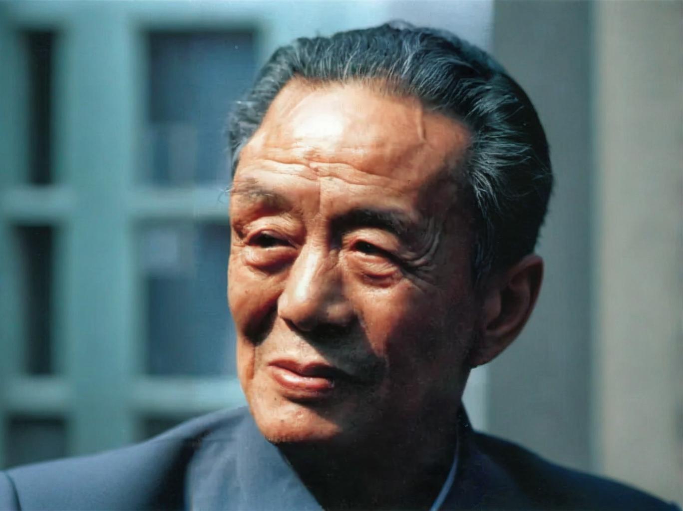 艾青：从画家到诗人，自由诗如何为土地与光明呐喊？